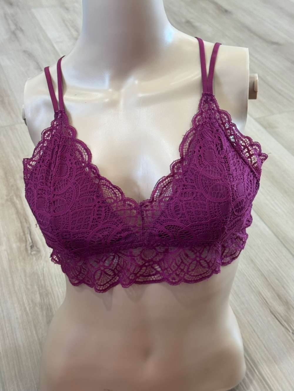 Jessica Simpson Lace Bralette XL Purple Strappy Criss Cross Padded